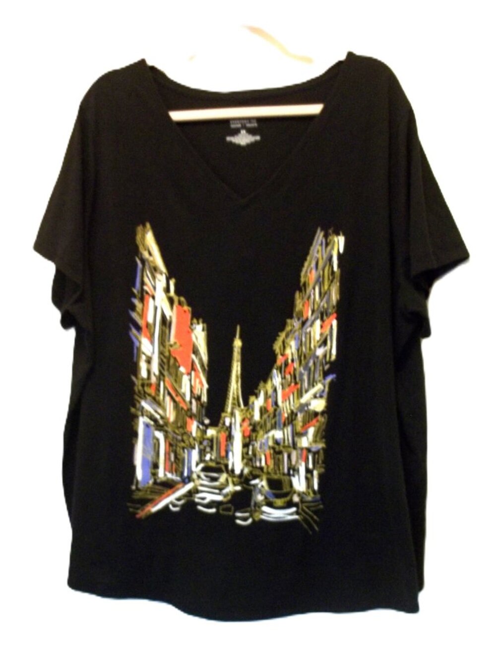 Used Women's 3X Evri Relaxed Fit Black V-Neck Eiffel Tower T-Shirt
